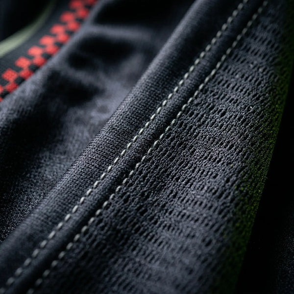 Oryginalna koszulka piłkarska z metkami producenta - detal tkaniny Locker Room