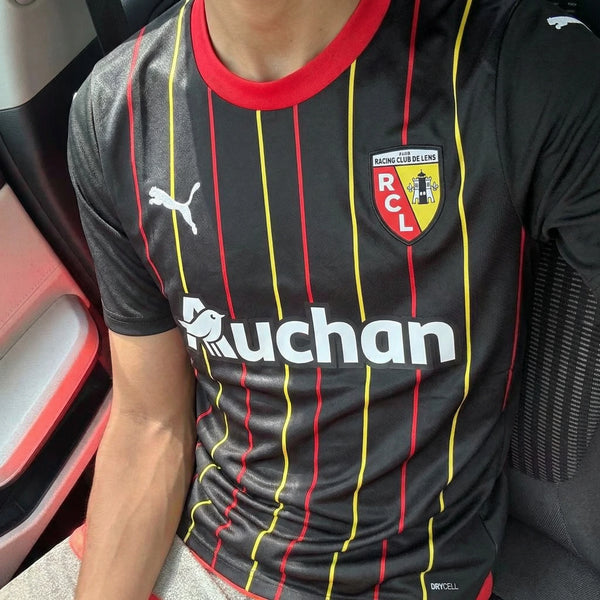 Kamil - lens 2023/24 away